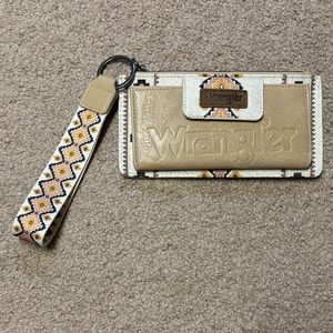 Women’s Wrangler Aztec Wallet Wristlet
